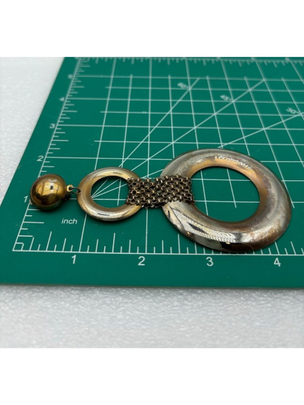 1970s Double Ring Mesh Brass Clip Earrings - Picture 5 of 5